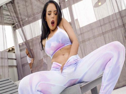 Menghisap vagina tetanggaku